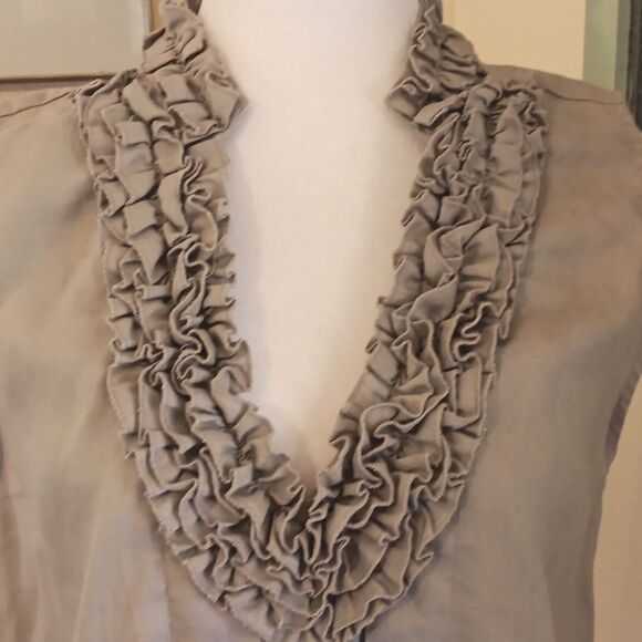 Zoe D. Ruffly Linen Top. Summer. Cruise - Picture 2 of 8